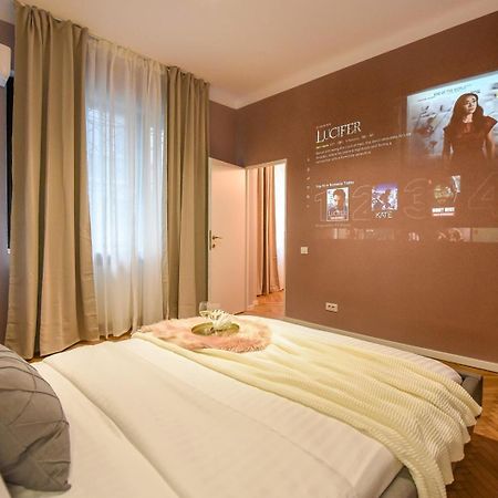 Modern Stay - Central Studios With Wall Projector Near Radisson Bucharest Luaran gambar