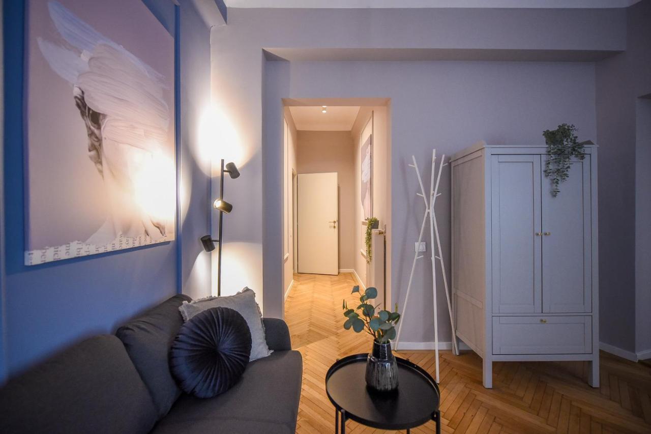 Modern Stay - Central Studios With Wall Projector Near Radisson Bucharest Luaran gambar