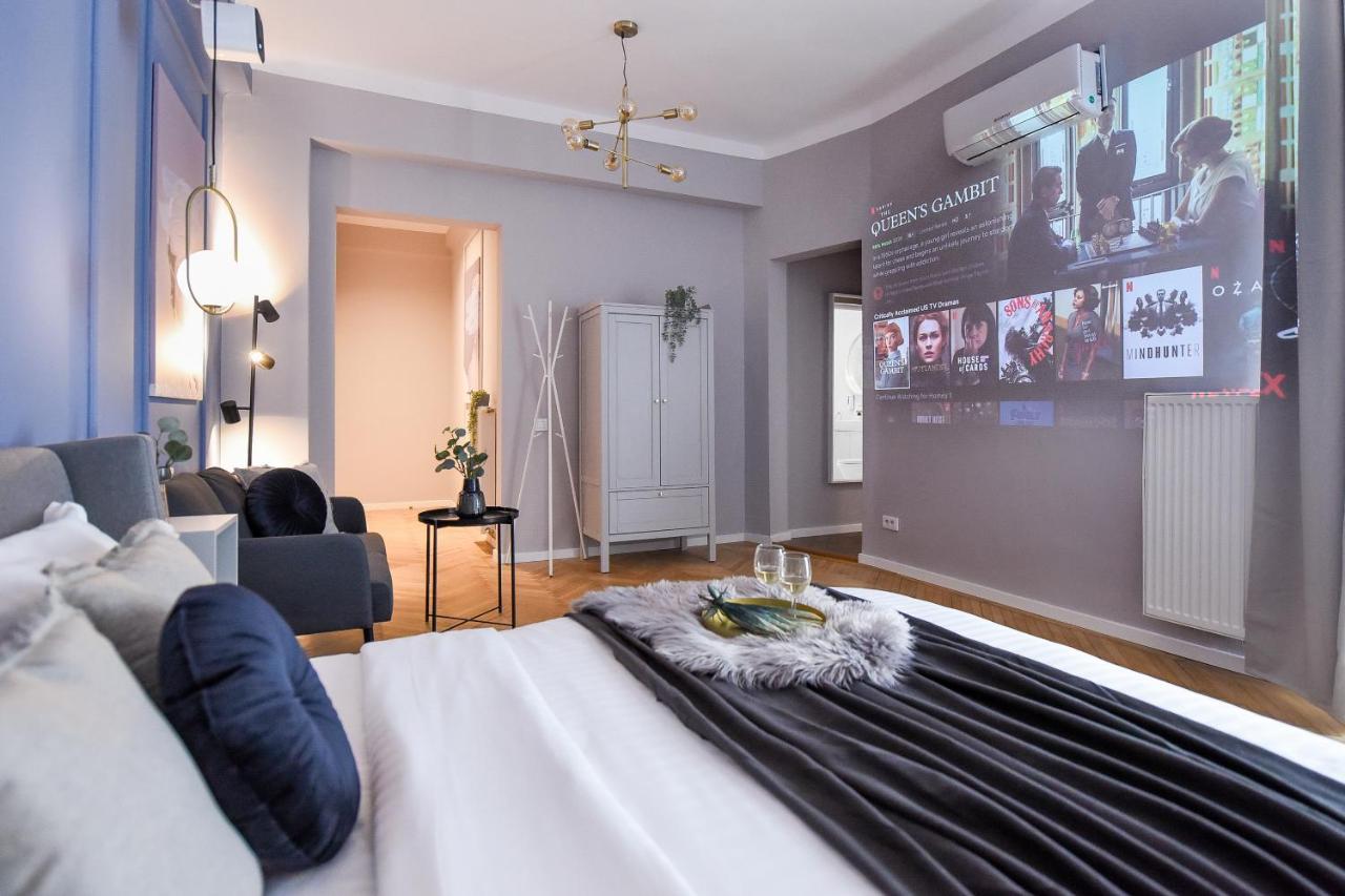 Modern Stay - Central Studios With Wall Projector Near Radisson Bucharest Luaran gambar